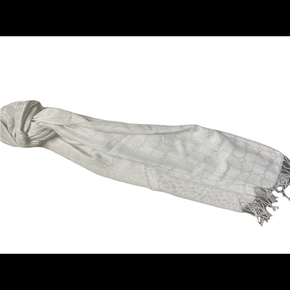 Gray scarf